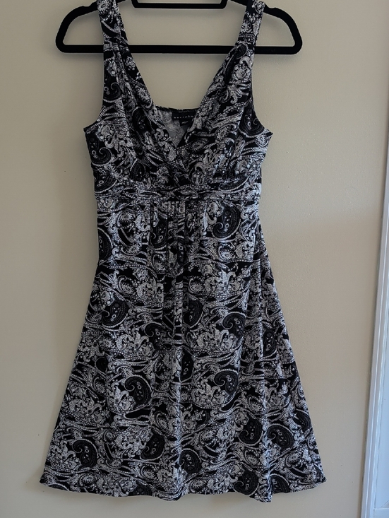 Metaphor Dresses & Skirts - Metaphor Paisley Fit & Flare Dress Size S | Sleeveless V-Neck Knit Dress